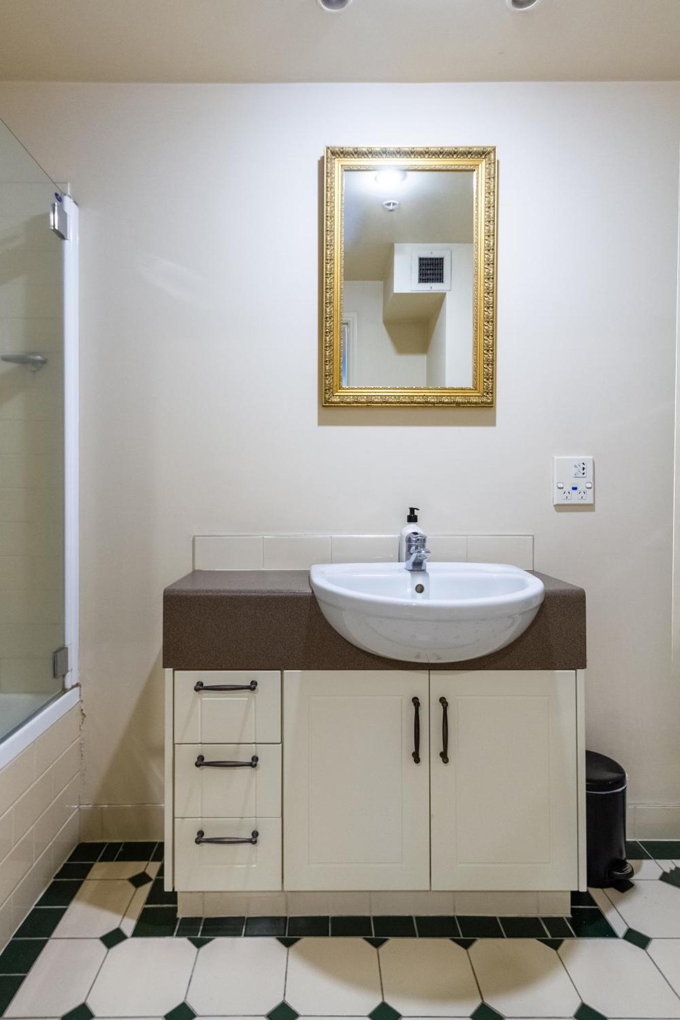 Beauty In The Cbd - 1Bed Free Parking Pool Apartman Christchurch Kültér fotó